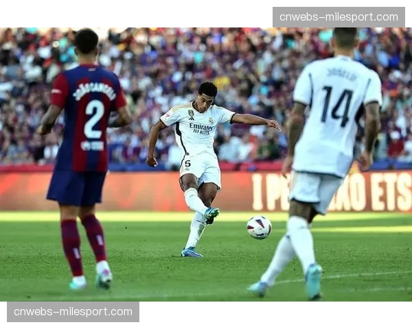 巴塞罗那vs皇马半场战罢,双方1-1平,均由反击中取得进球 巴塞罗那vs皇马半场战罢,双方1-1平,均由反击中取得进球